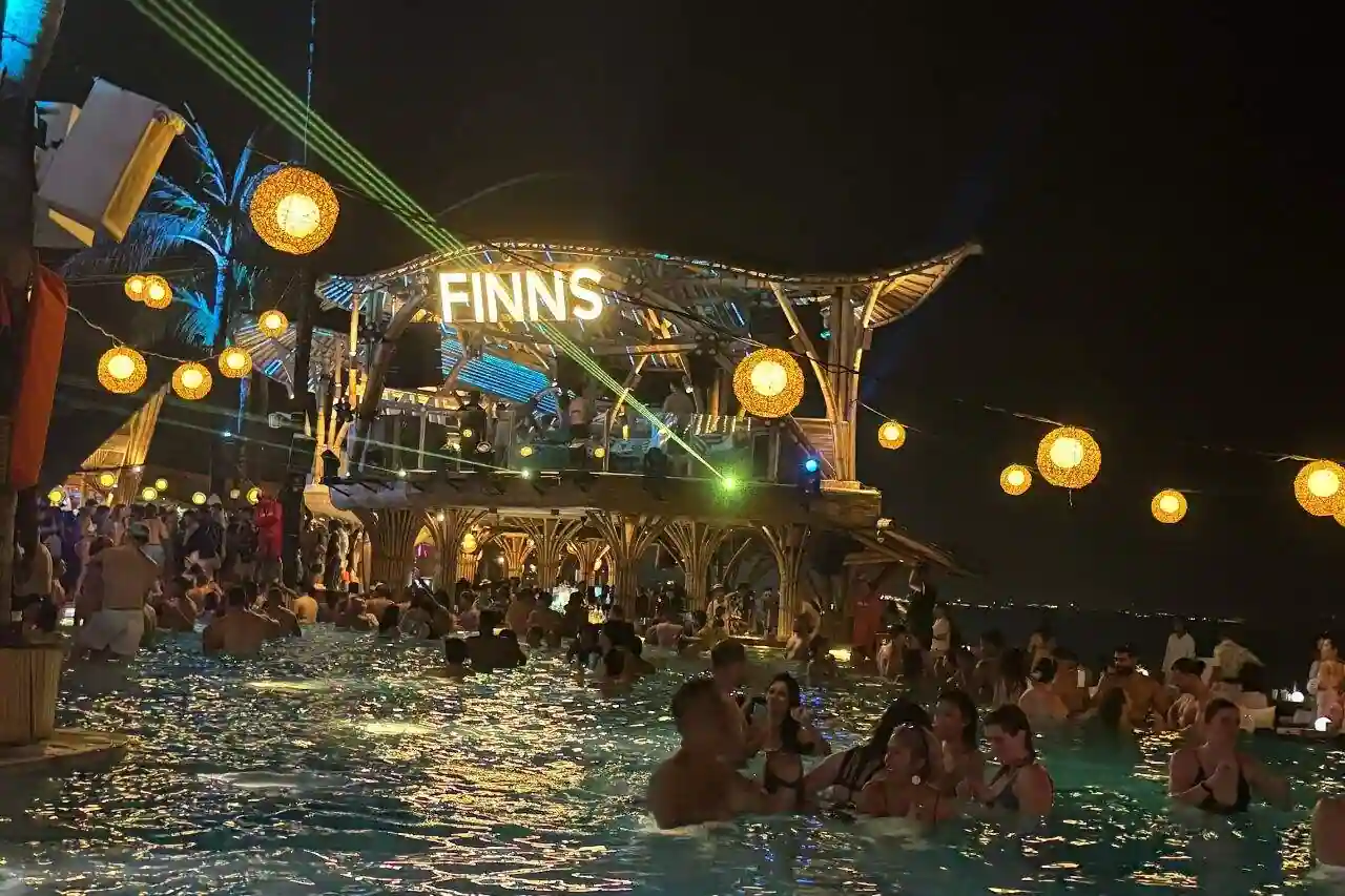 Bali Nightlife Transport: How to Get Home Safely from Beach Clubs 🥂